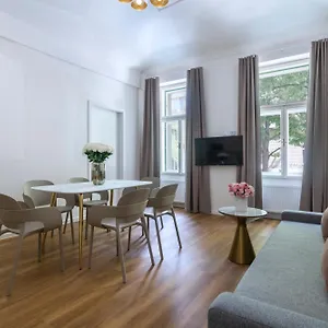 https://encore-boutique-residence.praguehotelsweb.com